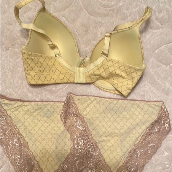 Soma Embraceable Bra 34DD & 2 Pairs Lace Hipster Panties Yellow - Picture 2 of 7